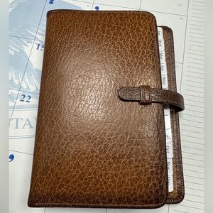 Coach Brown planner/portfolio/agenda. Beautiful!!! Uses 6 ring refills